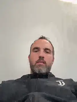 Snapshot of leon3875 chatting on February 26, 2026, 3:22 pm leon3875 online show from February 26, 2026, 3:22 pm