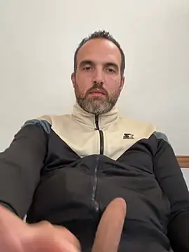 Snapshot of leon3875 chatting on February 27, 2026, 3:23 pm leon3875 online show from February 27, 2026, 3:23 pm