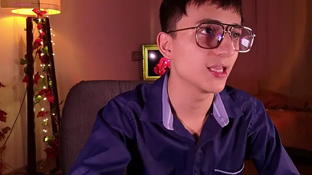 Snapshot of Mr_evan1 chatting on December 31, 2024, 4:57 pm Mr evan1 online show from December 31, 2024, 4:57 pm