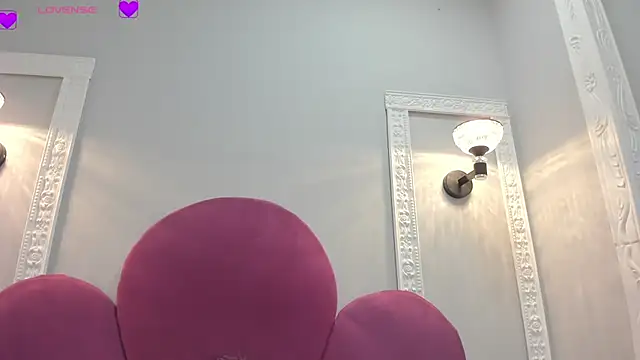 Emasanders online show from December 11, 2024, 7:57 pm