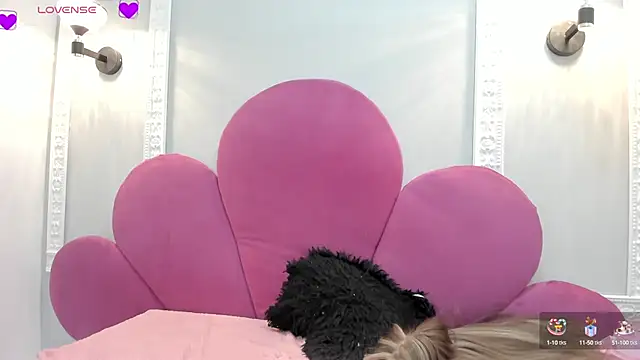 Emasanders online show from December 17, 2024, 7:26 pm