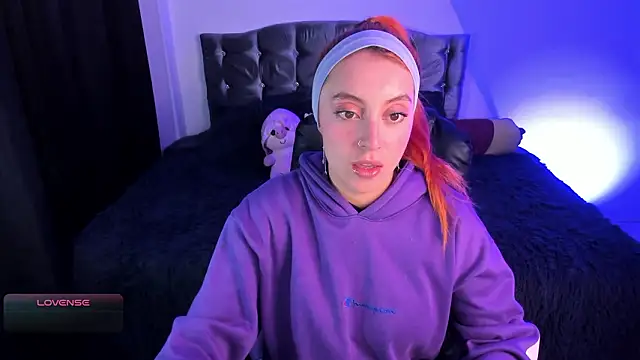 Violetaarey online show from February 21, 2026, 3:18 am