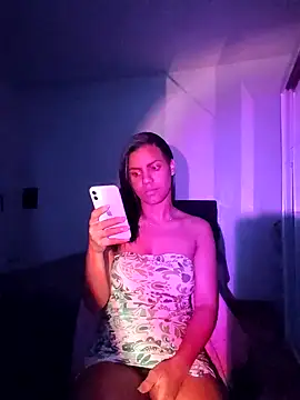 Snapshot of Bella_Anjoss chatting on December 7, 2024, 2:09 am Bella Anjoss online show from December 7, 2024, 2:09 am