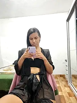 Snapshot of Bella_Anjoss chatting on December 15, 2024, 1:24 am Bella Anjoss online show from December 15, 2024, 1:24 am
