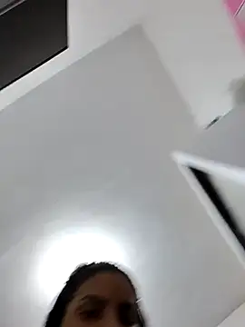 Snapshot of Bella_Anjoss chatting on February 1, 2025, 2:05 am Bella Anjoss online show from February 1, 2025, 2:05 am