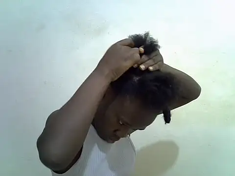 Snapshot of hey_its_andreana chatting on October 21, 2025, 7:47 pm hey its andreana online show from October 21, 2025, 7:47 pm