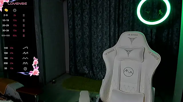 Snapshot of falcon_baby chatting on March 23, 2026, 4:44 pm falcon baby online show from March 23, 2026, 4:44 pm