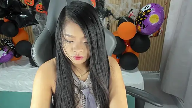 Lili 16 online show from November 7, 2025, 11:10 am