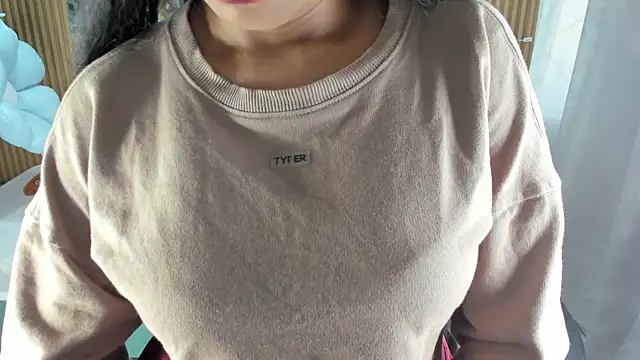Lili 16 online show from May 22, 2026, 11:16 am