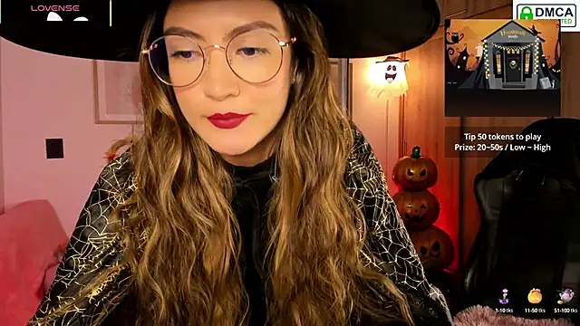 Lilabril online show from October 10, 2025, 2:49 pm