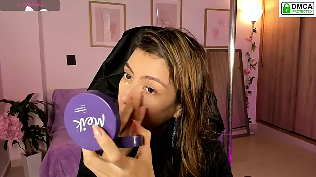 Lilabril online show from January 15, 2026, 2:32 pm