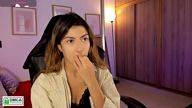 Lilabril online show from April 12, 2026, 2:33 pm