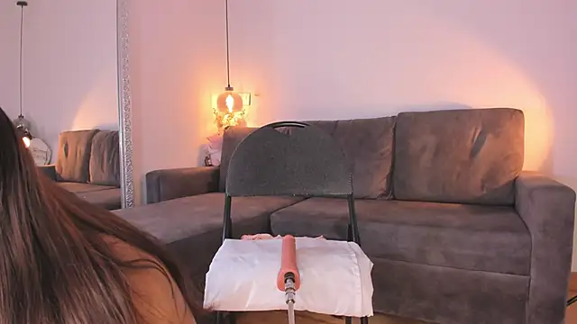 Isabella francoo online show from December 5, 2025, 12:14 pm