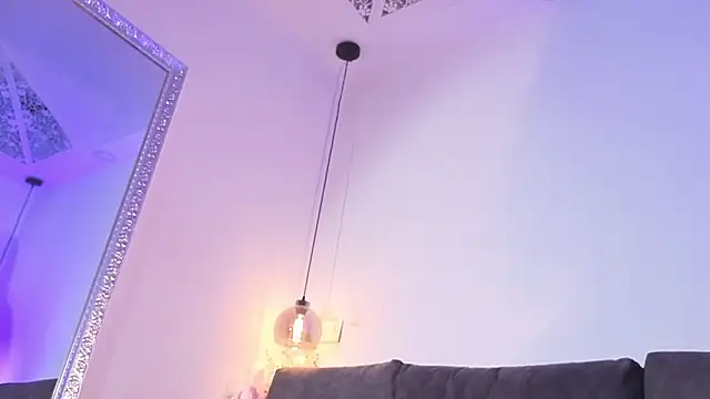 Isabella francoo online show from March 3, 2026, 11:38 am