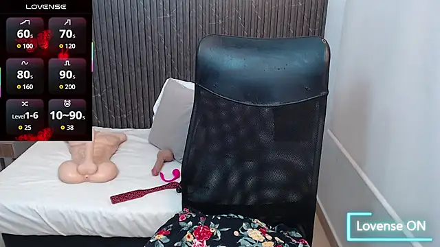 chanel brunette online show from November 28, 2025, 6:54 pm