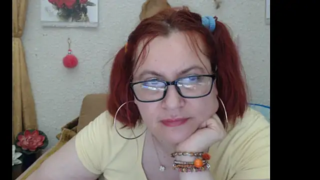 PlayfullMature online show from October 17, 2025, 4:04 am