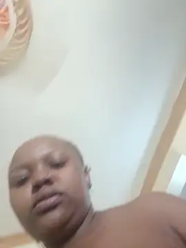 queennapal online show from January 18, 2026, 1:37 pm