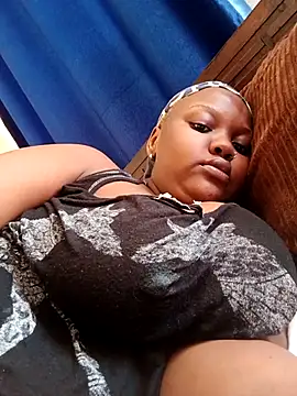 queennapal online show from March 29, 2026, 8:25 am