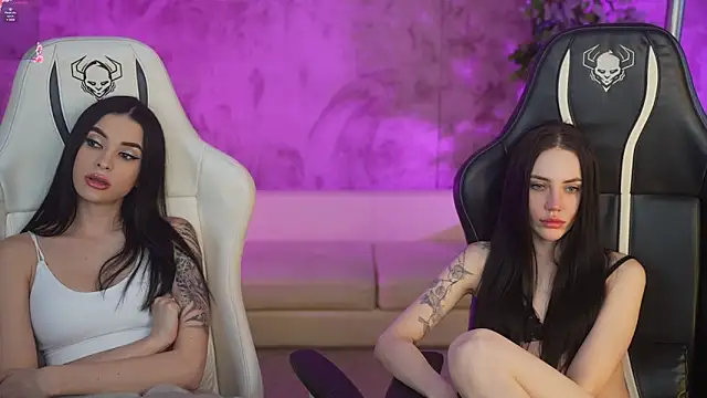 Snapshot of Tina_Breeze chatting on February 19, 2025, 2:34 pm Tina Breeze online show from February 19, 2025, 2:34 pm