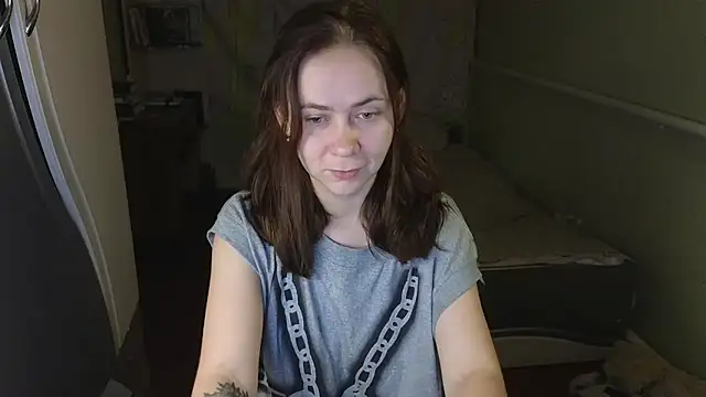 Riley Roo online show from November 12, 2025, 5:02 pm