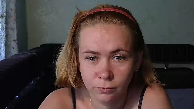 Snapshot of Riley_Roo chatting on June 30, 2026, 7:31 am Riley Roo online show from June 30, 2026, 7:31 am