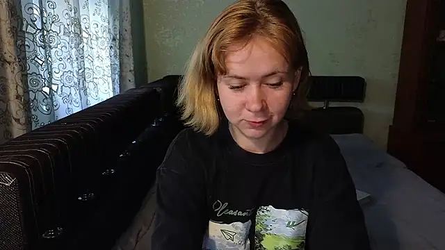 Snapshot of Riley_Roo chatting on July 7, 2026, 6:16 am Riley Roo online show from July 7, 2026, 6:16 am