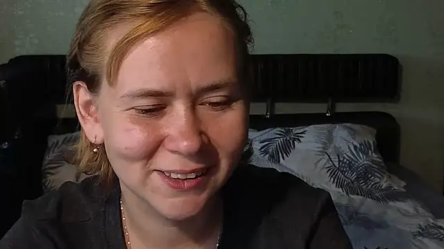 Snapshot of Riley_Roo chatting on July 16, 2026, 6:41 am Riley Roo online show from July 16, 2026, 6:41 am