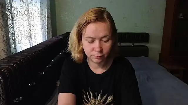 Snapshot of Riley_Roo chatting on July 21, 2026, 6:49 am Riley Roo online show from July 21, 2026, 6:49 am