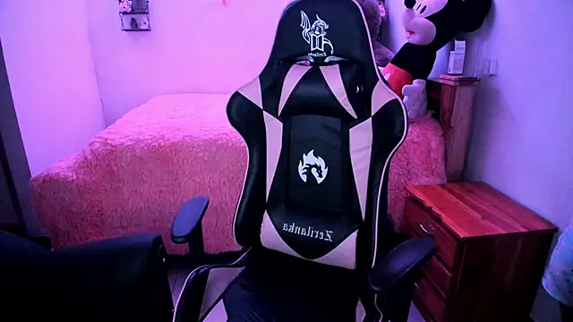 rayza mature 154 online show from April 12, 2026, 4:23 pm