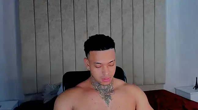 Stiven collins online show from December 19, 2024, 4:23 am