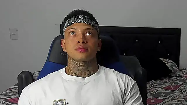 Stiven collins online show from February 11, 2025, 5:26 am