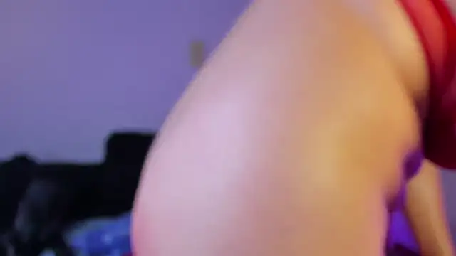 Snapshot of ale_blossom chatting on November 16, 2025, 2:06 am ale blossom online show from November 16, 2025, 2:06 am