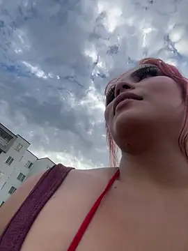 Chloemercury online show from December 21, 2025, 10:17 pm