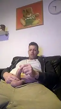 Knuffelstaaf123 online show from January 14, 2026, 9:42 pm