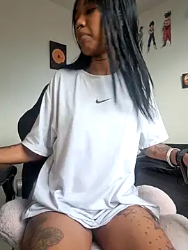 Honey-420- online show from November 1, 2025, 11:45 am