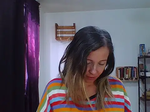 charlott ponce online show from October 22, 2025, 8:08 pm