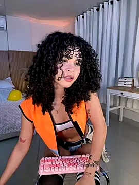 Snapshot of Lianh_Benett chatting on November 16, 2025, 6:52 am Lianh Benett online show from November 16, 2025, 6:52 am