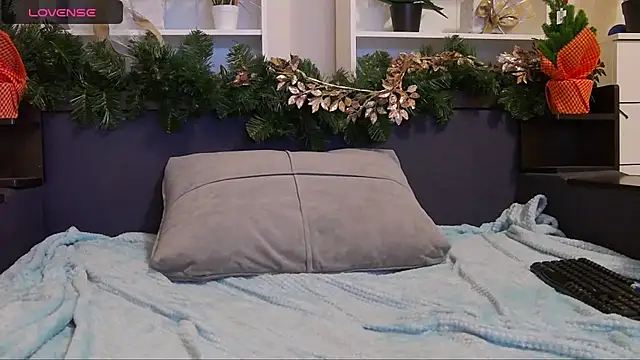 Snapshot of CalvinCay chatting on December 14, 2024, 9:02 pm CalvinCay online show from December 14, 2024, 9:02 pm