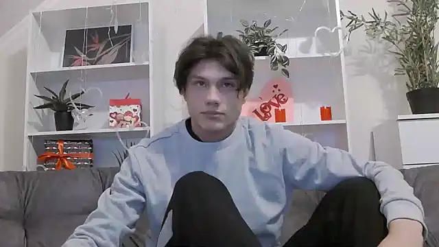 Snapshot of CalvinCay chatting on February 5, 2025, 1:37 am CalvinCay online show from February 5, 2025, 1:37 am