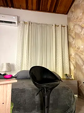 emilyrojas online show from November 13, 2025, 12:15 pm