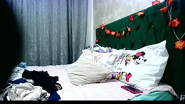 MikySWeet7 online show from November 23, 2025, 9:47 pm