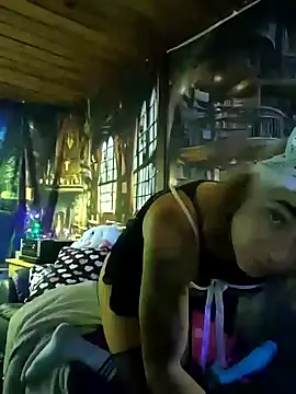 KrystallCoxxh online show from October 9, 2025, 10:57 am