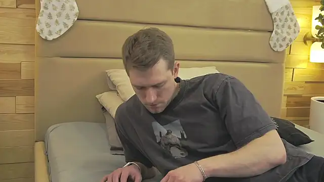 EthanPinkman online show from December 15, 2025, 4:39 am