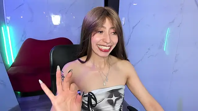 Snapshot of LilithCooperr_ chatting on June 10, 2026, 8:24 am LilithCooperr online show from June 10, 2026, 8:24 am