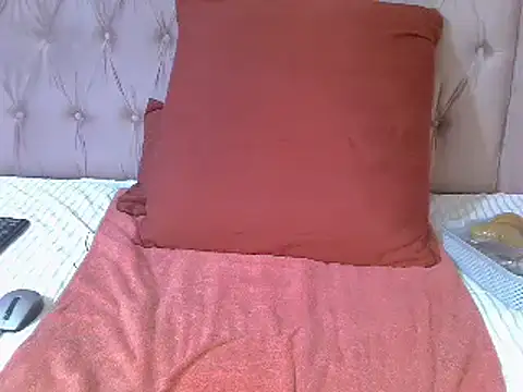 SweetMellowX1 online show from March 11, 2025, 2:40 pm