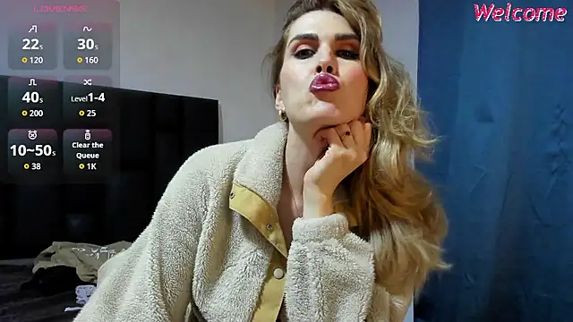 Snapshot of Aurora_doll23 chatting on January 13, 2026, 1:44 am Aurora doll23 online show from January 13, 2026, 1:44 am