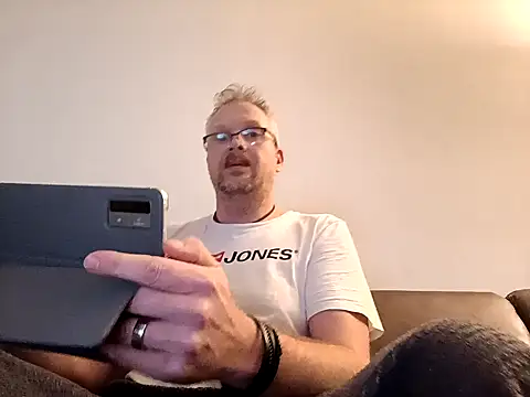 Snapshot of Heidemensch chatting on December 22, 2024, 6:37 pm Heidemensch online show from December 22, 2024, 6:37 pm