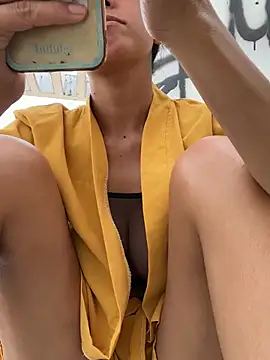 Snapshot of 2HotAsain4u chatting on January 9, 2025, 3:58 am 2HotAsain4u online show from January 9, 2025, 3:58 am