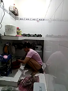 Snapshot of 2HotAsain4u chatting on February 15, 2025, 12:33 pm 2HotAsain4u online show from February 15, 2025, 12:33 pm