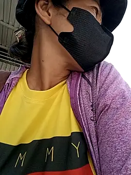 Snapshot of 2HotAsain4u chatting on March 5, 2025, 3:51 am 2HotAsain4u online show from March 5, 2025, 3:51 am